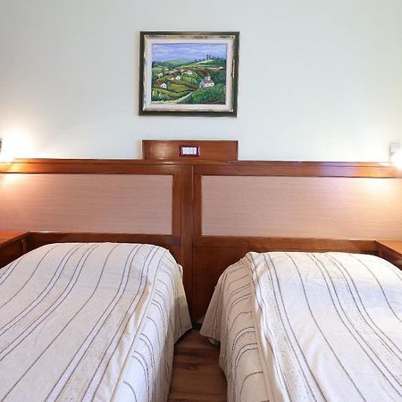 B & B Casa Rustica Dva Baladura Rooms Kanfanar Exteriér fotografie